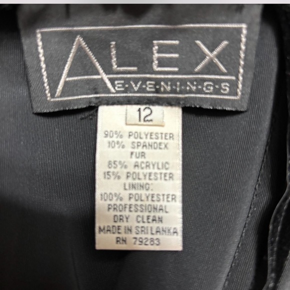 Alex Evenings Elegant Black Off-Shoulder Dress - Picture 4 of 4